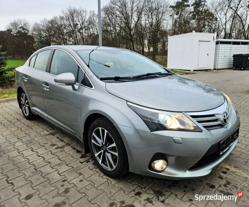 Toyota Avensis 16Valvematic 132 SerwisRata620 Rok produkcji 2013 Śrem