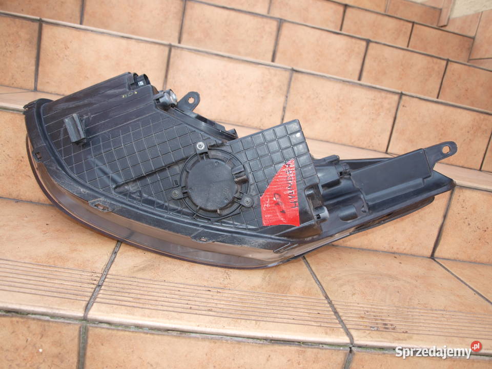 Hyundai i30 i 30 lampa prawa przód 11 pinów 2012 Lampy przednie Kalisz