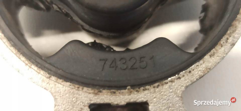 OPEL VIVARO C UCHWYT MOCOWANIE TŁUMIKA 743251