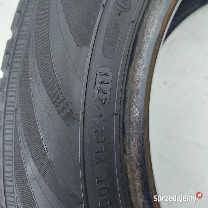 OPONY ZIMOWE 2 20560R16 NOKIAN WRD3 sprzedam
