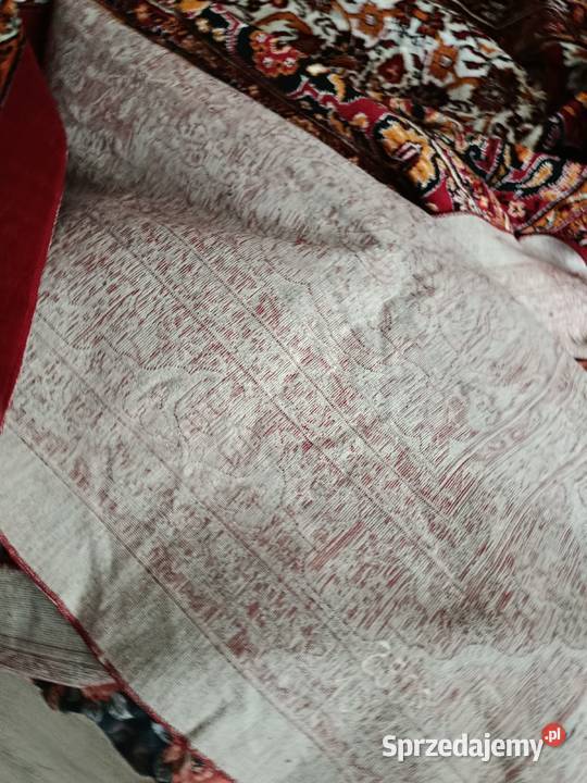 Ładny dywan na ścianę z PRL 250 195 Choszczno