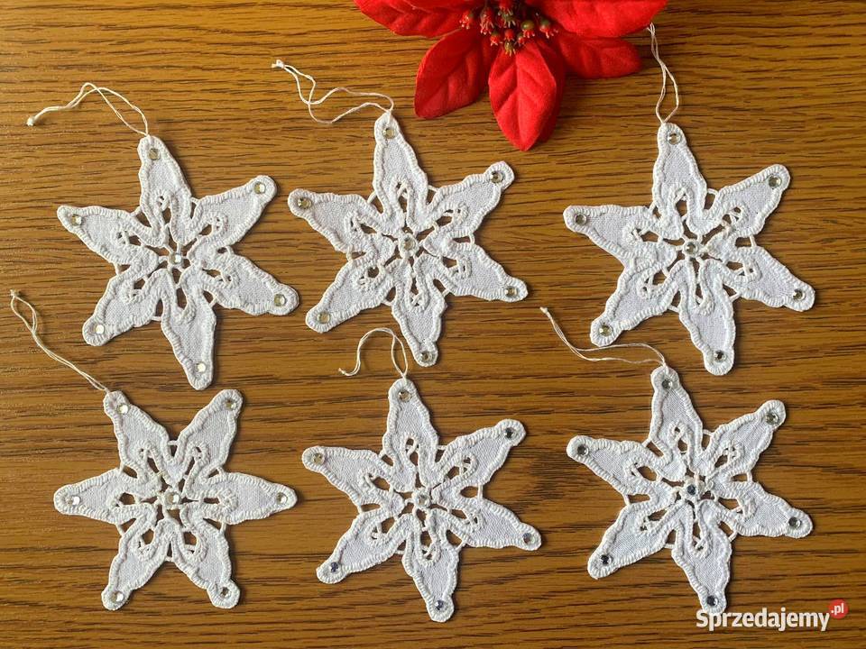 Ręcznie haftowane śnieżynki na Boże Narodzenie