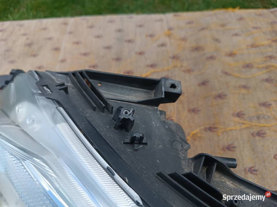 Lampa lewy przód Peugeot 2008 I lift 2016 jasny Turek