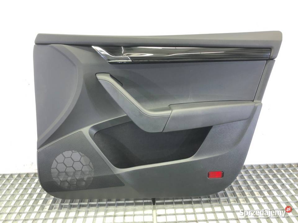 BOCZEK DRZWI PRAWY PRZÓD SKODA OCTAVIA III