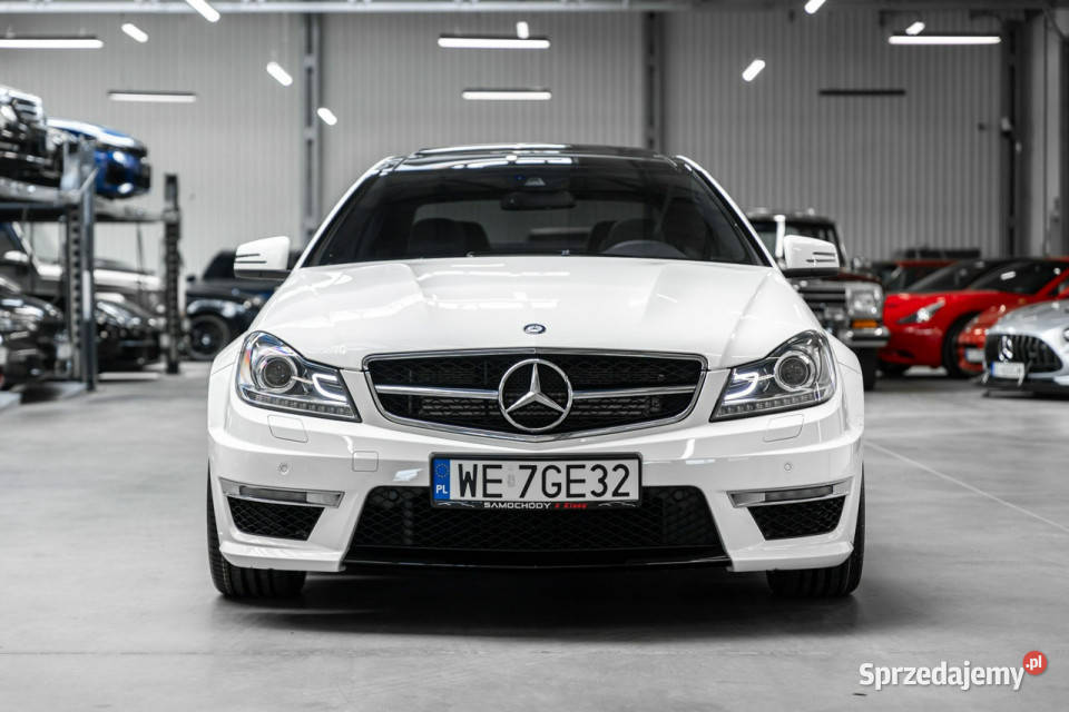 Mercedes C 63 AMG Bezwypadkowy Przebieg 7900 automatyczna Węgrzce sprzedam