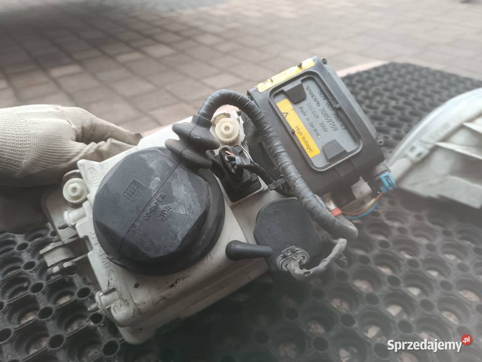 Volvo V40 s40 reflektory lampy Xenon Europa śląskie sprzedam