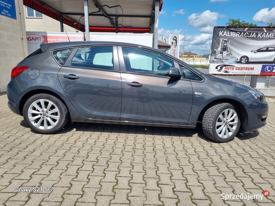 Opel Astra J LIFT 14 140 climatronic alufelgi światła do jazdy dziennej Astra Samochody osobowe sprzedam