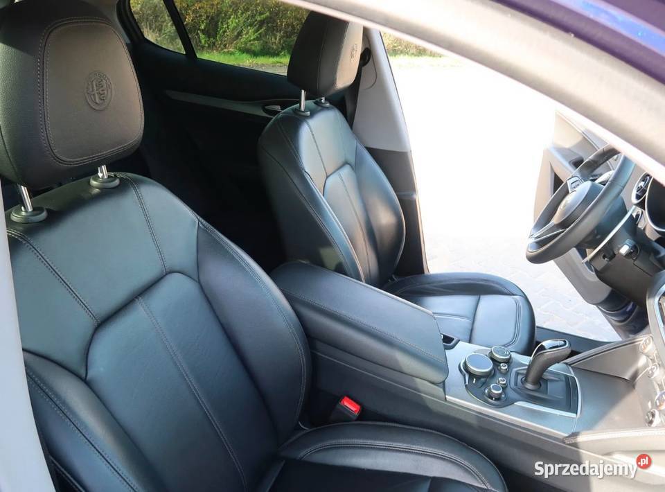 Alfa Romeo Stelvio TI Sport Q4 20 280 łopatki zmiany biegów