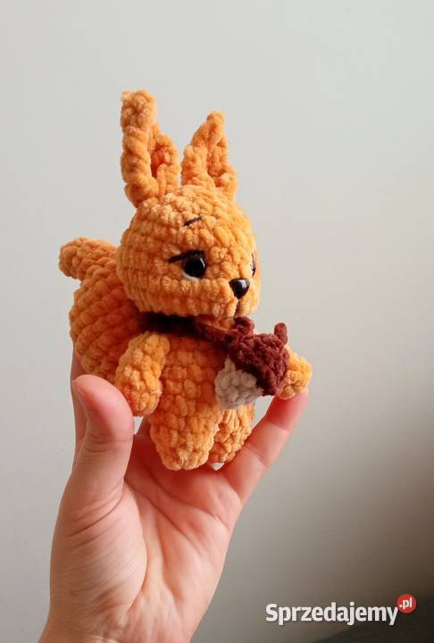 Wiewiórka wykonana na szydełku Łask