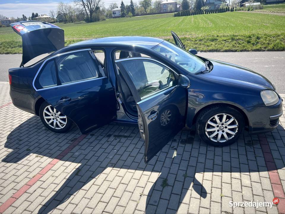 Sprzedam Volkswagen Jetta nieuszkodzony Stary Dzików sprzedam
