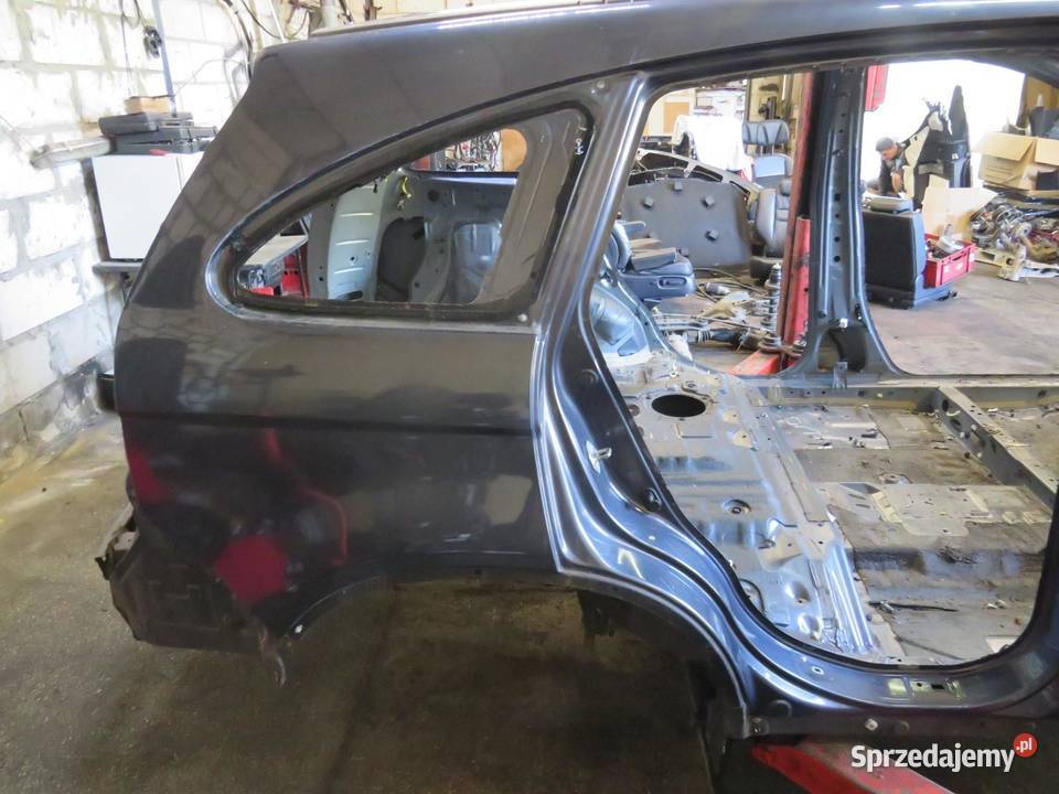 ĆWIARTKA BŁOTNIK PRAWY TYŁ NH684P CRV III LIFT sprzedam