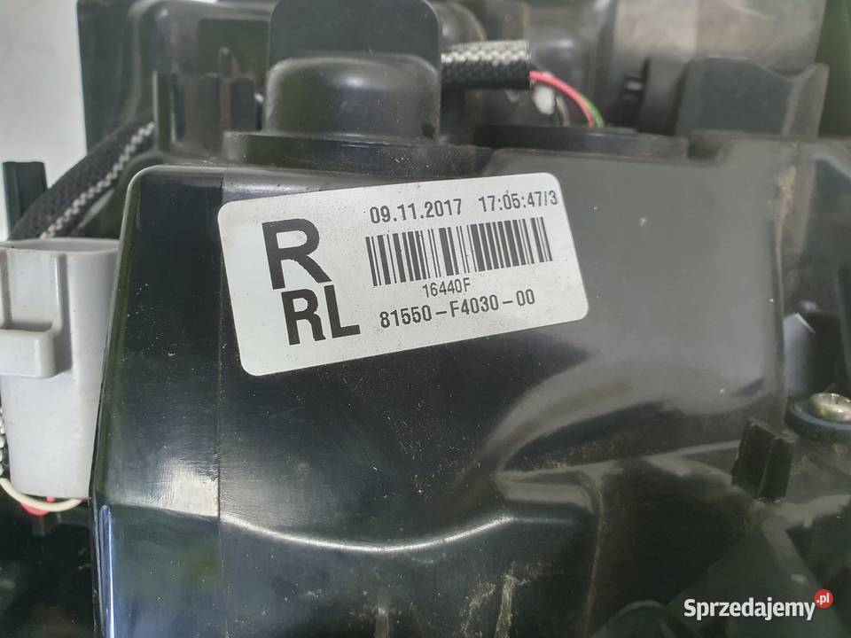 Toyota CHR CHR TYLNIA TYLNA LAMPA PRAWA prawy Janów