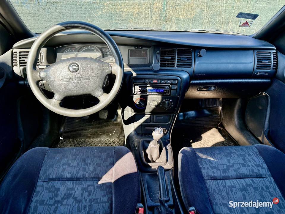 Opel Vectra B 16 Klima El Szyby Możliwa zamiana czarny Wrocław