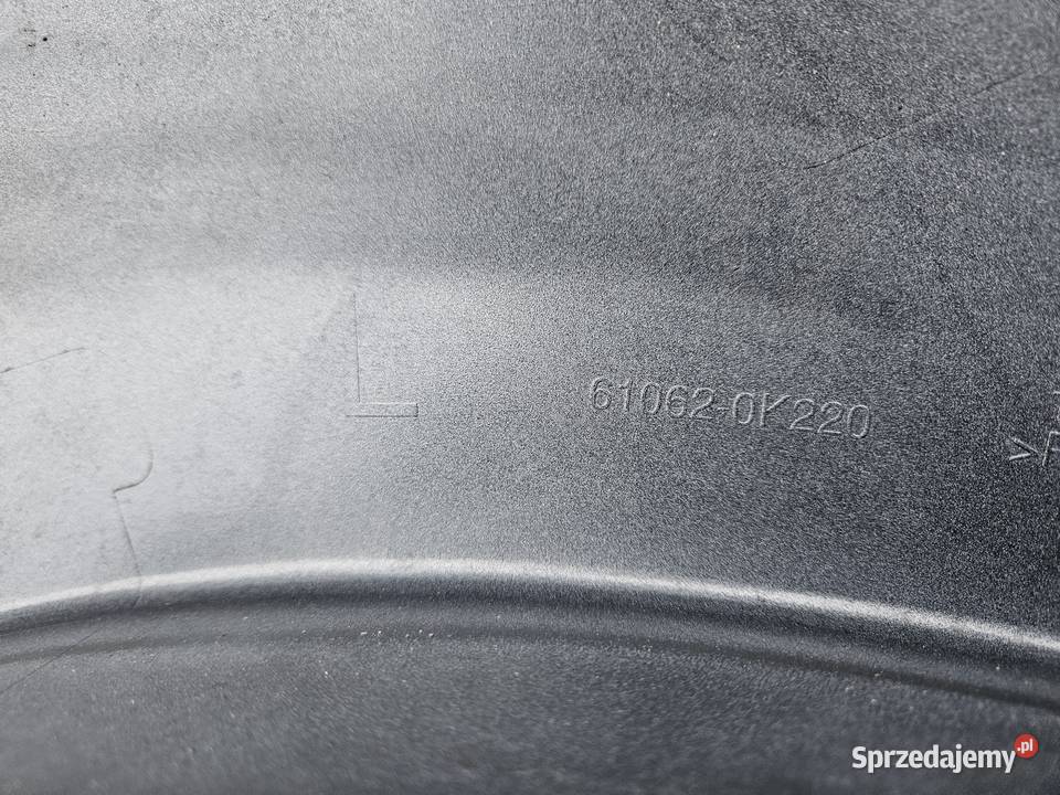 TOYOTA HILUX VII 7 LISTWA BŁOTNIKA LEWA TYŁ osobowe Międzychód sprzedam