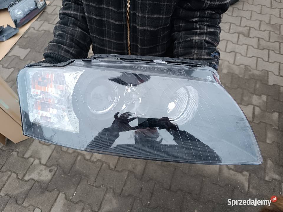 Audi A8 D3 Reflektory Przednie Bi Xenon ciemne