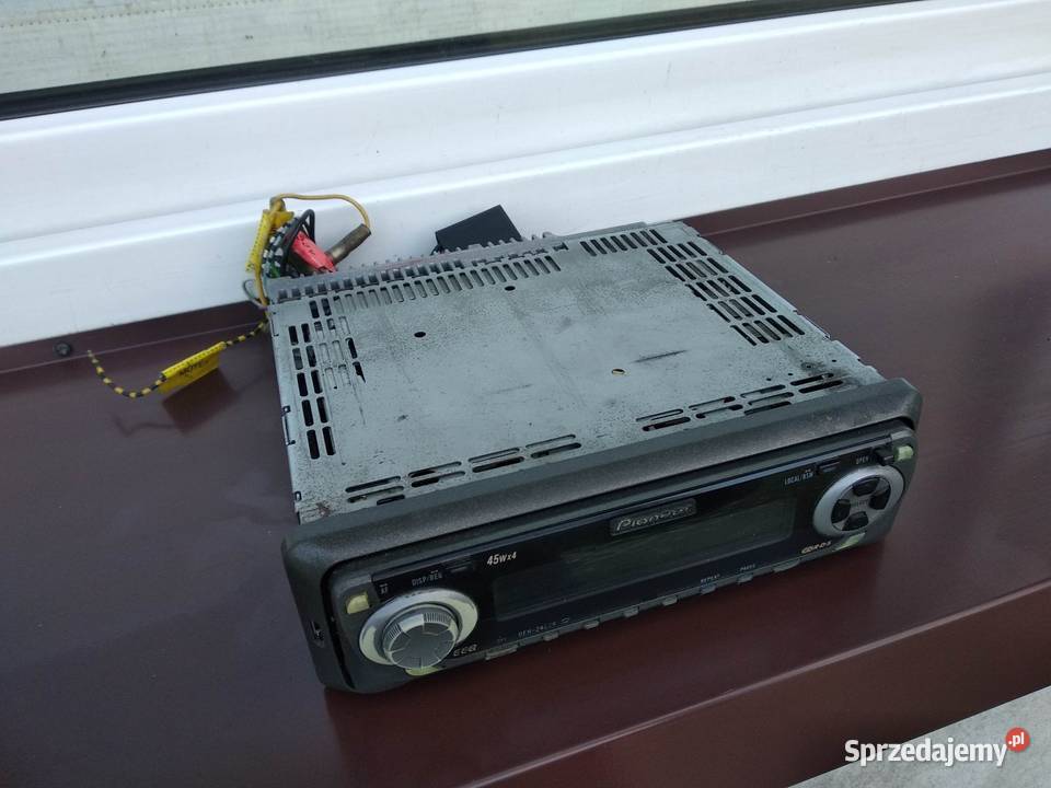 Radio samochodowe Pioneer DEH 2460R ramka kostka