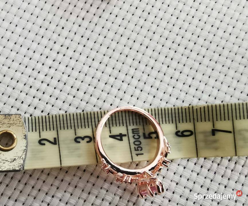 Komplet biżuterii pierścionek i kolczyki Lędziny