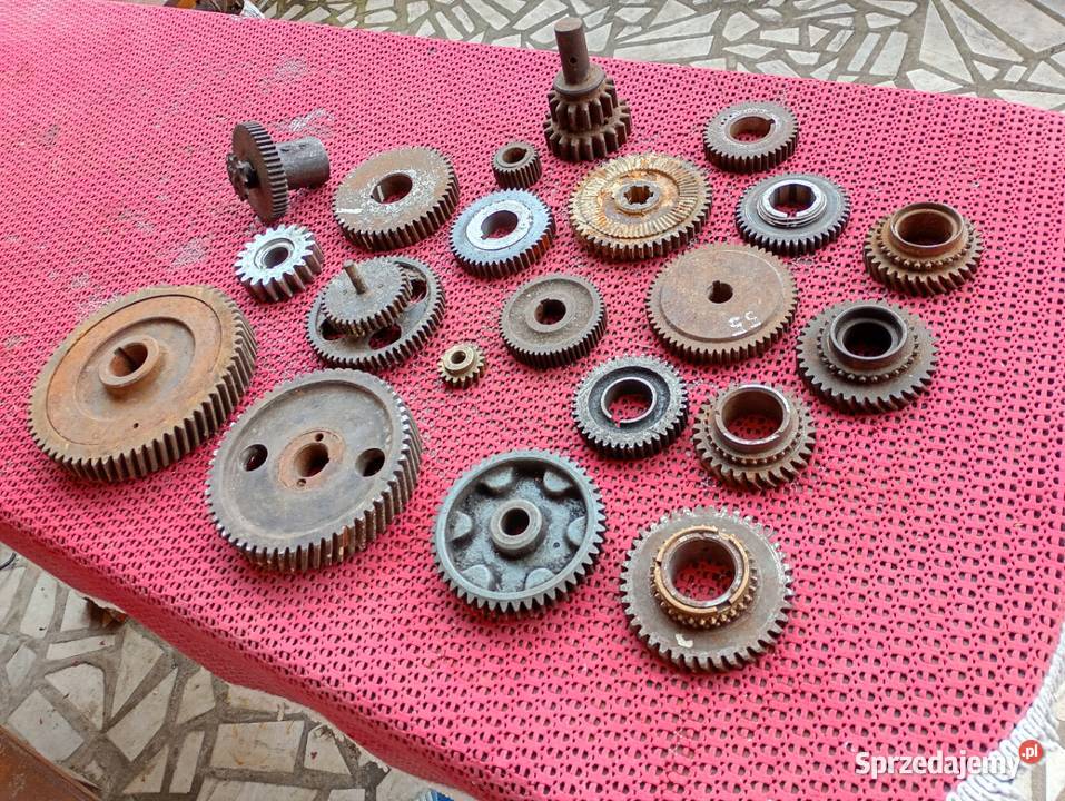 Koła zębate różne z czasów PRLu Żywiec