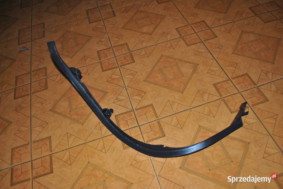 Pokrycie brzegu bagażnika lewa strona BMW E60 Części Poręba