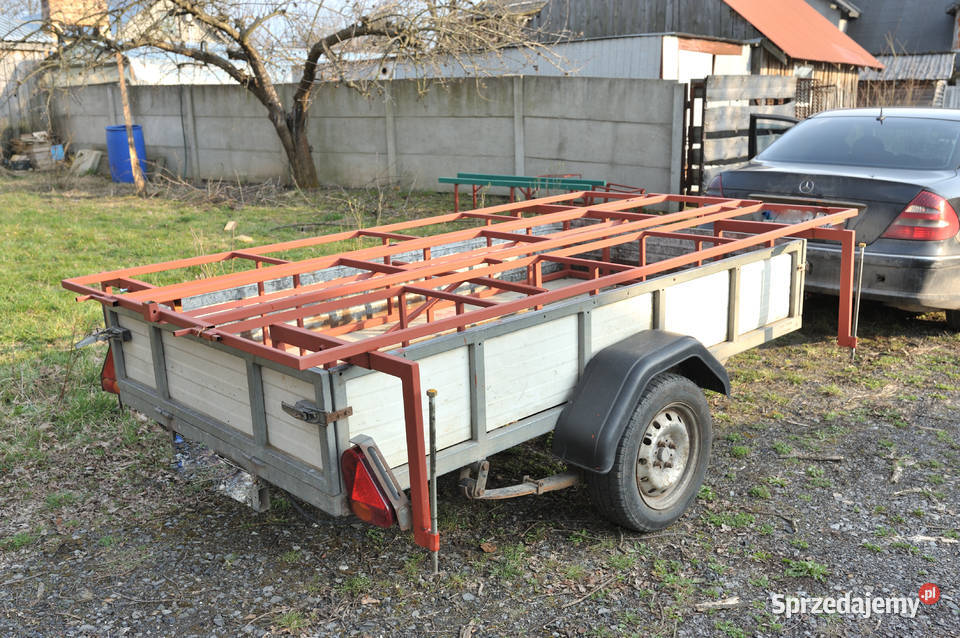 Zabudowa przyczepki platformą do przewozu uli Odrowąż
