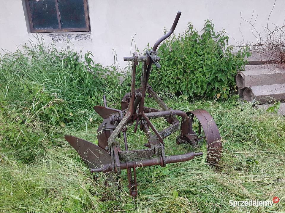 Pług Unia Grudzią 1966 Zabytek Chęciny