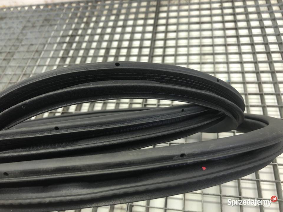 USZCZELKA DRZWI PRZÓD PRAWA HONDA CRV V SUV Uszczelki sprzedam