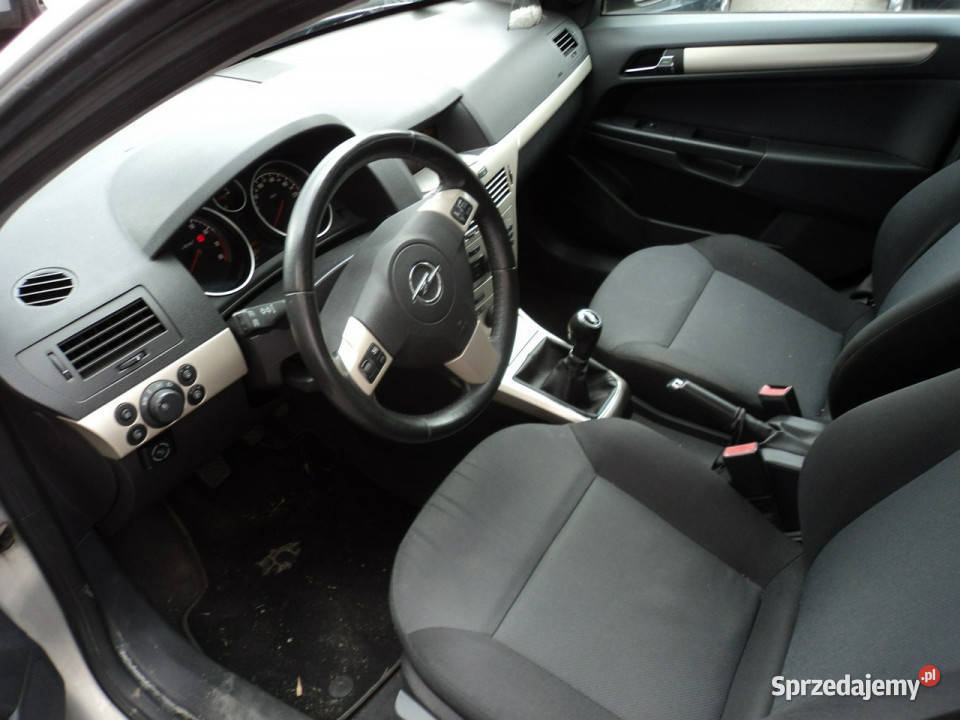 Opel Astra Caravan sprzedam ładnegoOPLA ASTRE Z wielofunkcyjna kierownica lubelskie Lublin sprzedam