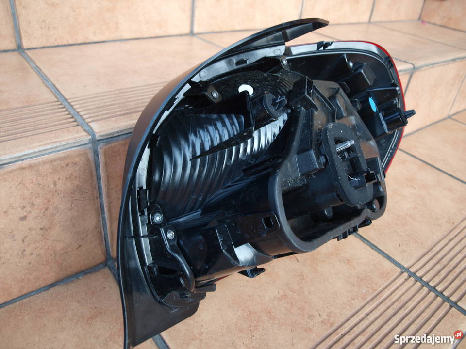 Citroen C3 lampa lewa tył 2016 2018r europa Oświetlenie wielkopolskie