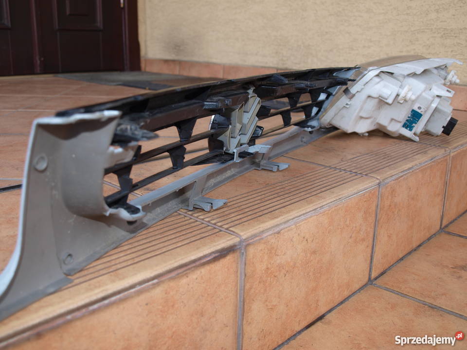 VW Polo Grill atrapa Lampa prawa przednia części blacharskie Karoseria sprzedam