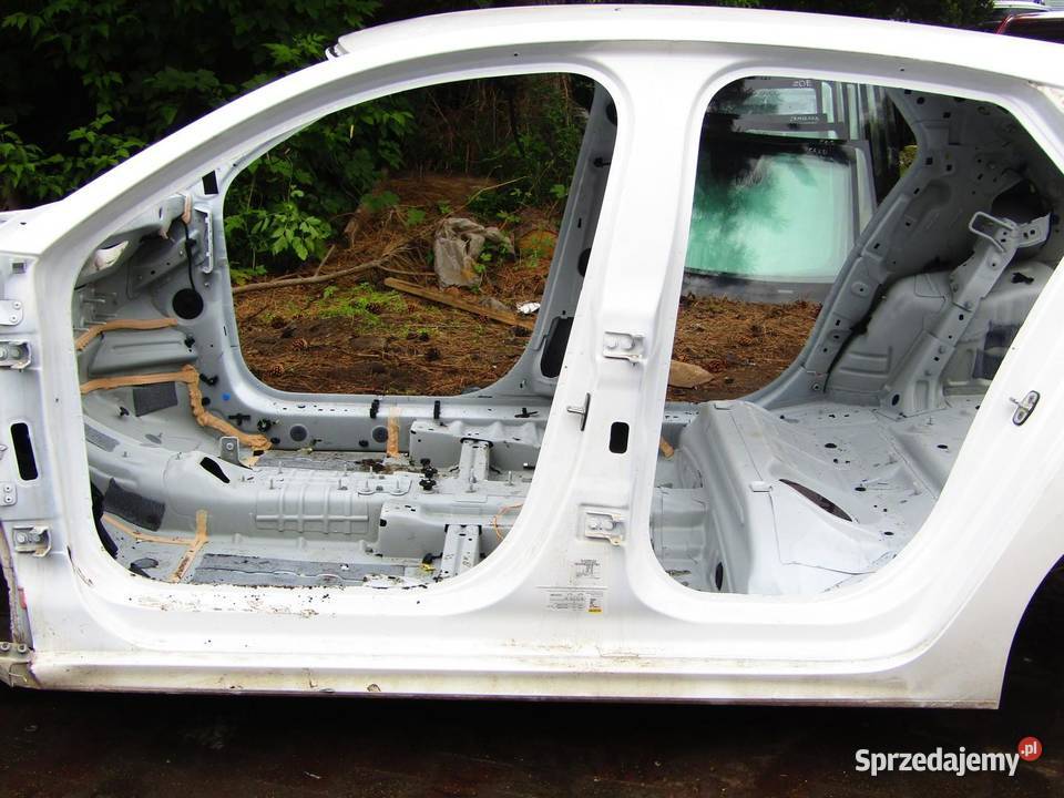 PRÓG SŁUPEK LEWY BOK EWP OPEL CORSA F lubelskie