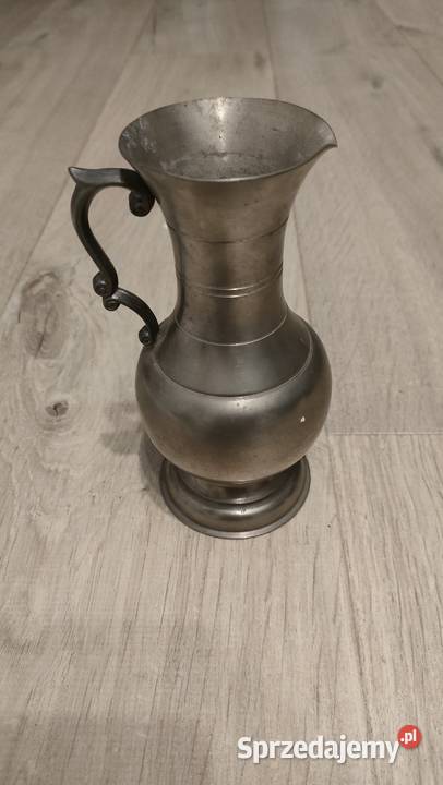 Stary metalowy dzban Łańcut