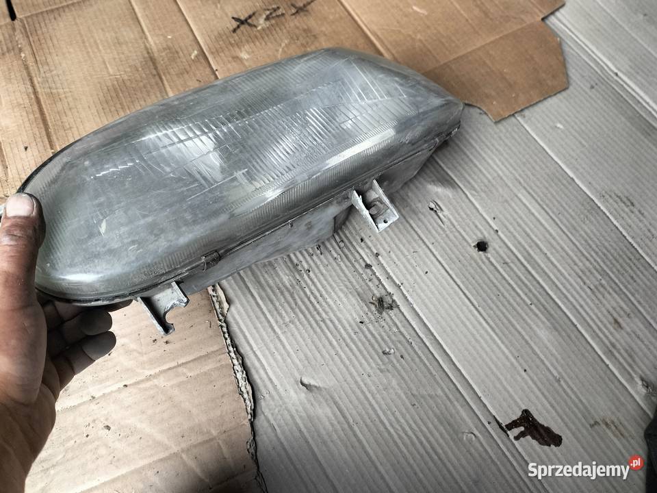 LAMPA PRZÓD LEWA REFLEKTOR VW GOLF 3 osobowe lubelskie Kamień-Kolonia