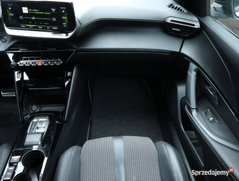 Peugeot 2008 12 PureTech automatyczna