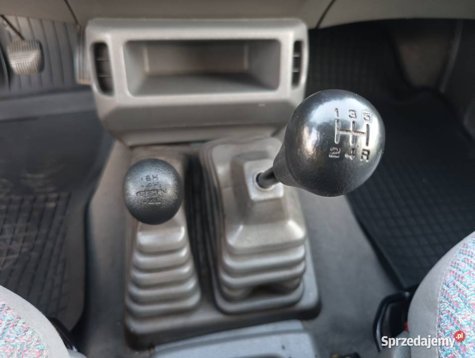 Nissan terrano ii 24 benzyna 4x4 83 bezwypadkowy Terrano świętokrzyskie