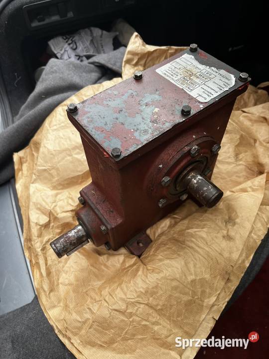 Tuleja i tłok do silnika do silnika typ S 320 i lubelskie Parczew sprzedam