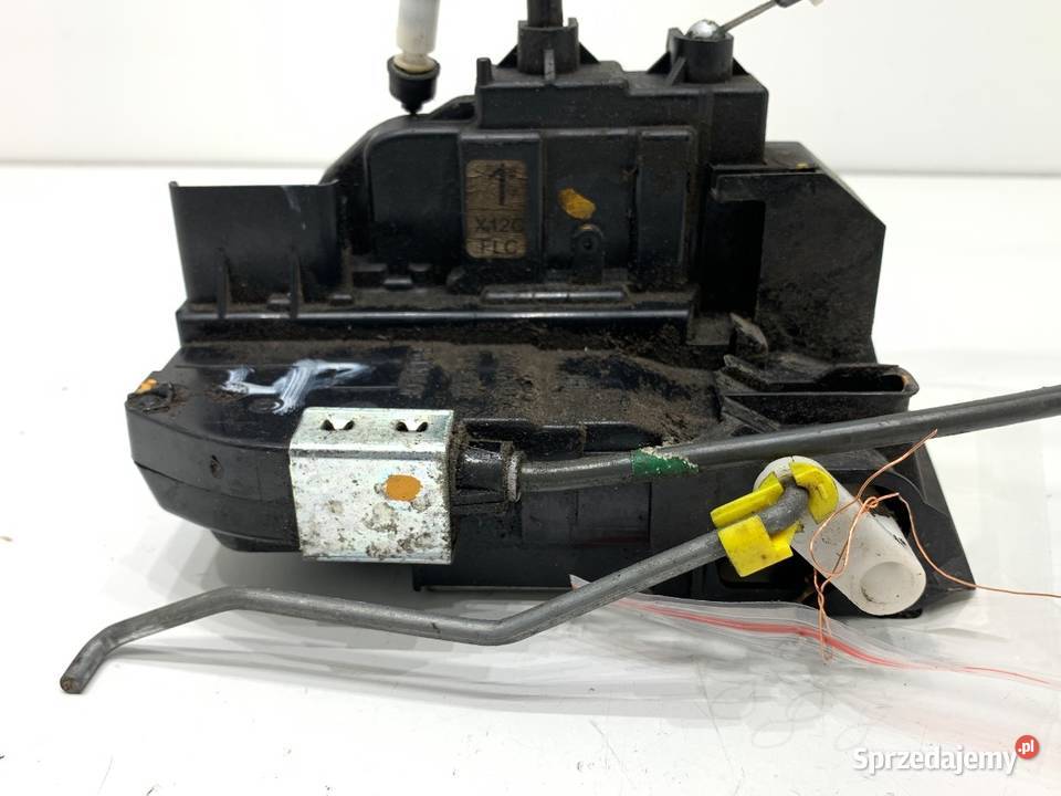 ZAMEK DRZWI LEWY PRZÓD NISSAN JUKE F15 Crossover