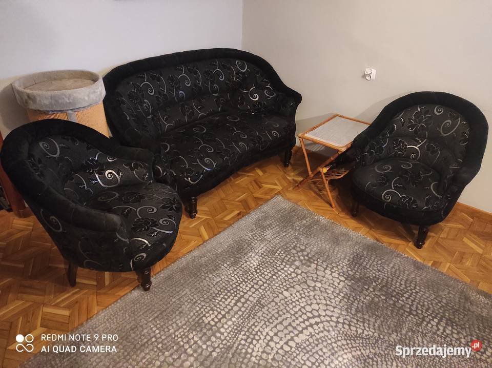 Antyki kanpa i dwa fotele po renowacji