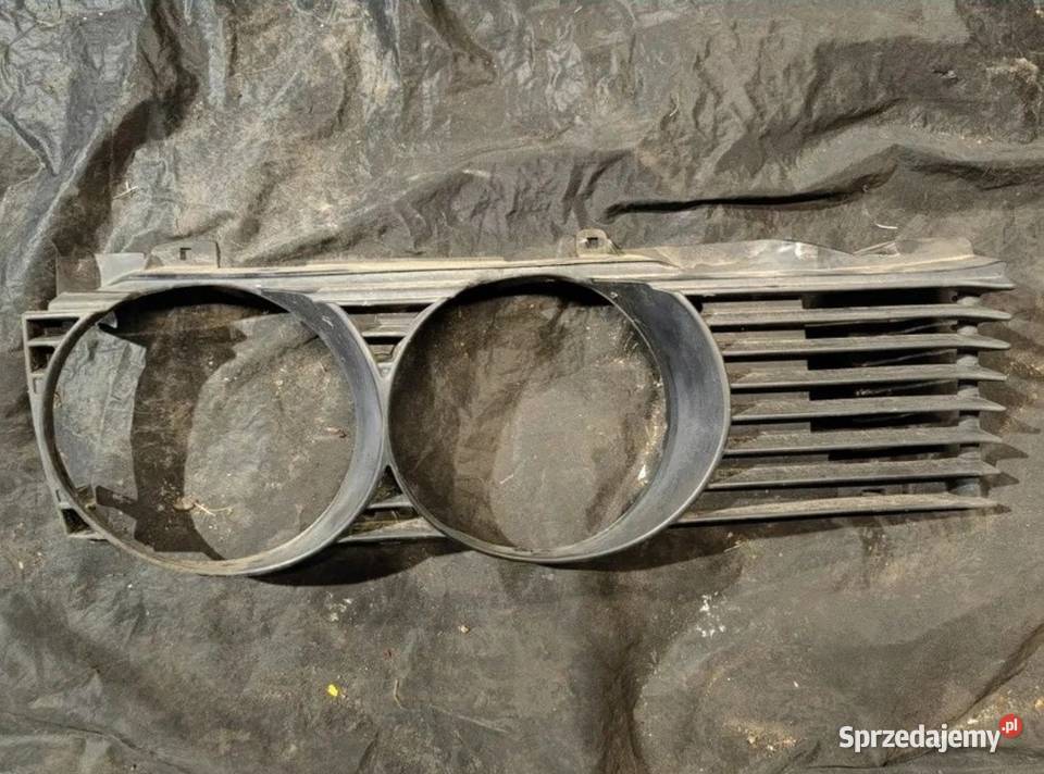 Atrapa lampy prawa BMW e32 osobowe sprzedam