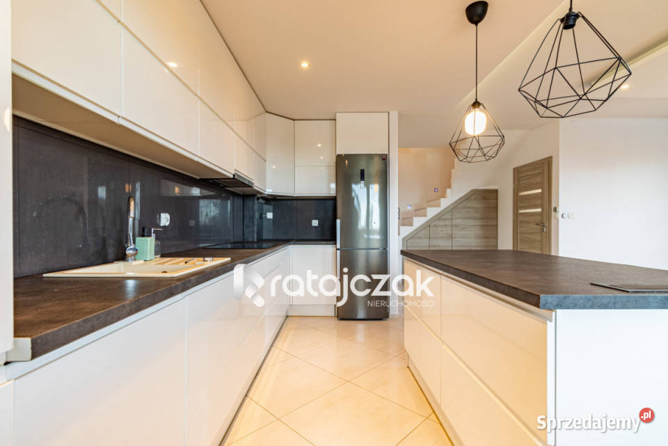 sprzedaży mieszkania 8146m2 4 pokojowe Kosakowo pomorskie sprzedam