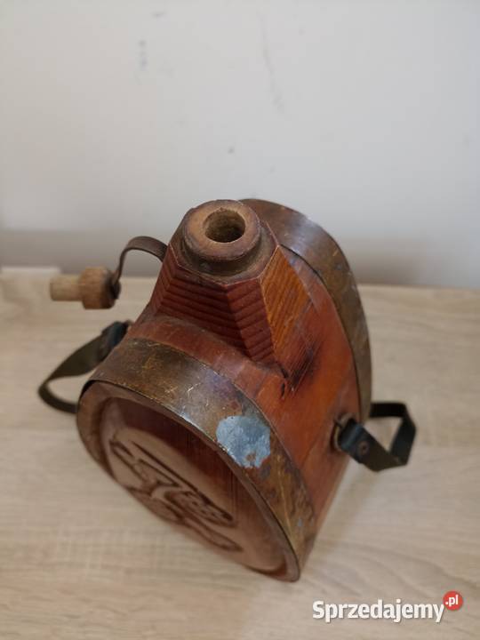 Stary drewniany bukłak na trunki