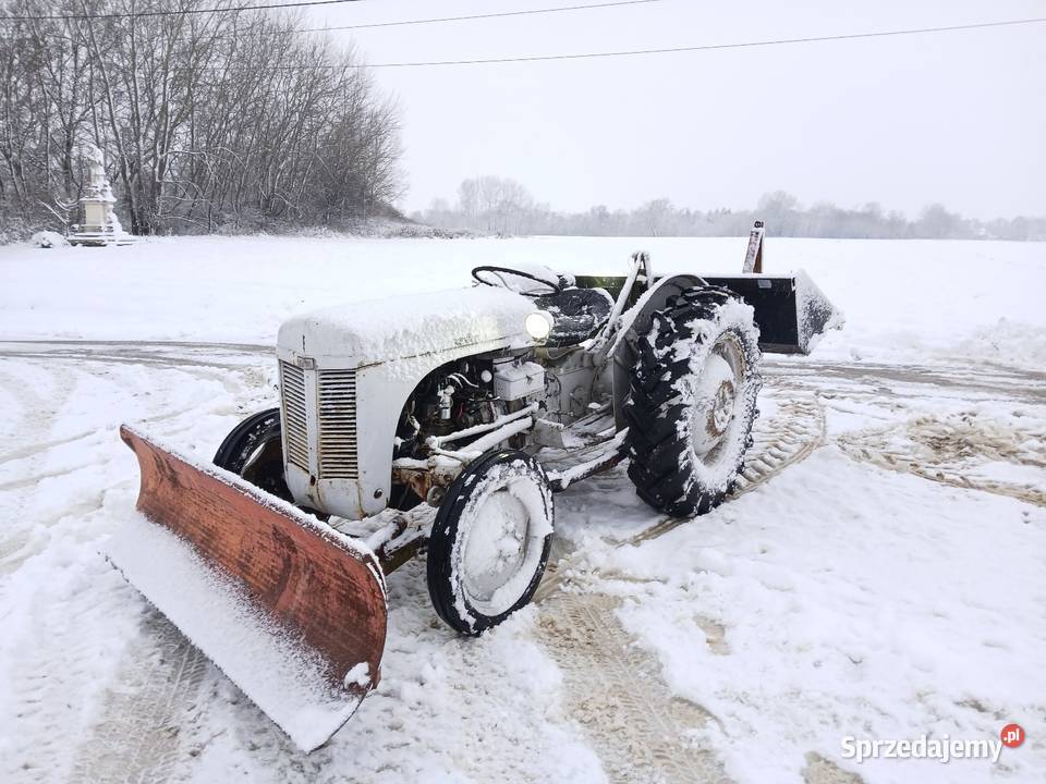 Ciągnik Mf Ta 20 ładny Skrzynia biegów Manualna Nowy Korczyn