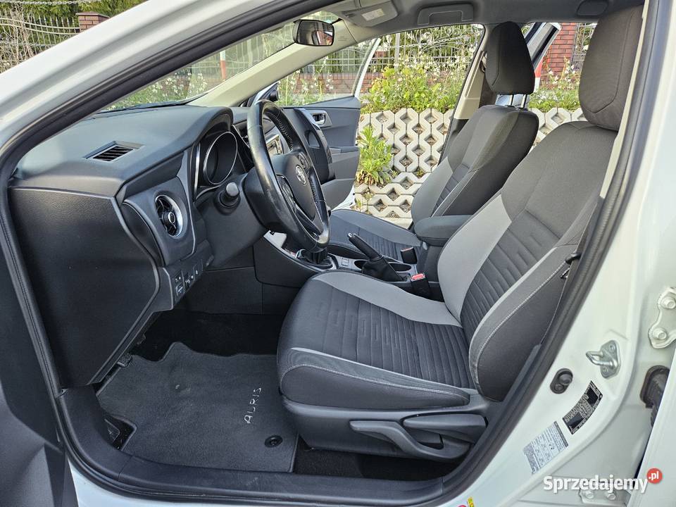 Toyota Auris 2017 16 132 salon Polska gniazdo AUX Rzeszów