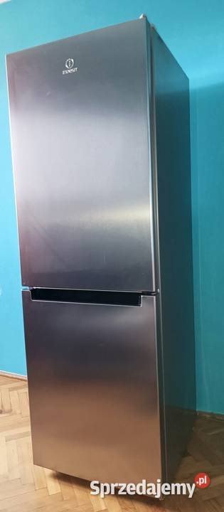 Lodówka Indesit srebrna Września sprzedam