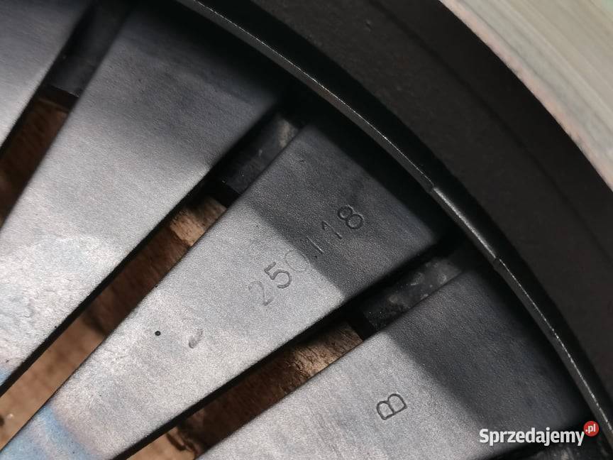 Docisk sprzęgła z tarczą Massey Ferguson 3080 Pozostałe Części Wilkowo