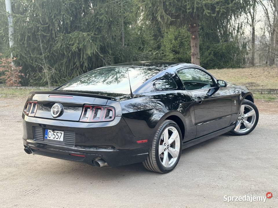 Ford Mustang V S197 2013r z silnikiem 37L V6 305 śląskie