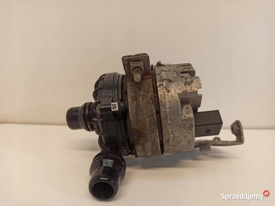 MERCEDES W205 POMPA WODY A0005003000 A2055013001