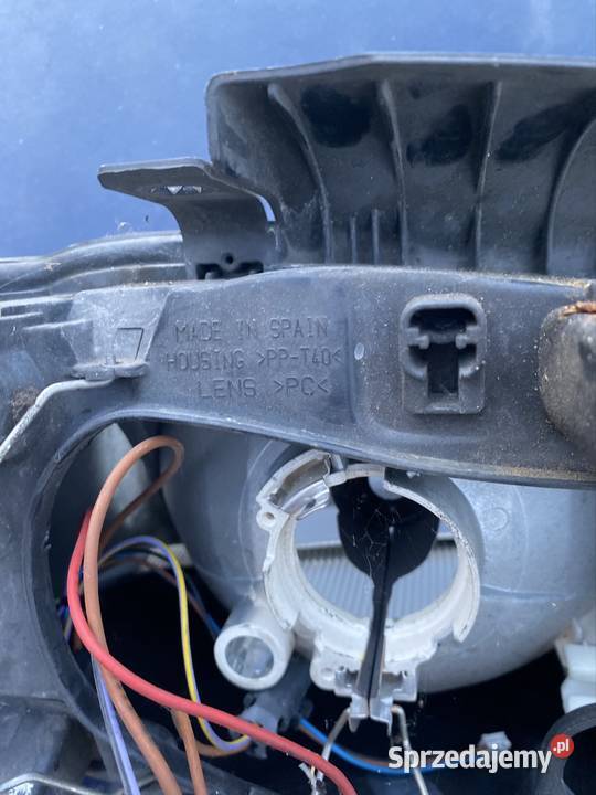 Lampa przednia lewa Toyota Corolla E12 0104 r lewe łódzkie Kamocin sprzedam