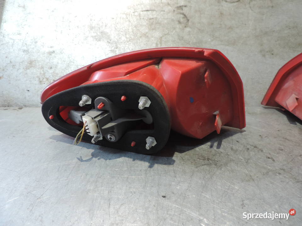ALFA ROMEO 147 LAMPA PRAWY TYŁ W BŁOTNIKU Nowy Sącz