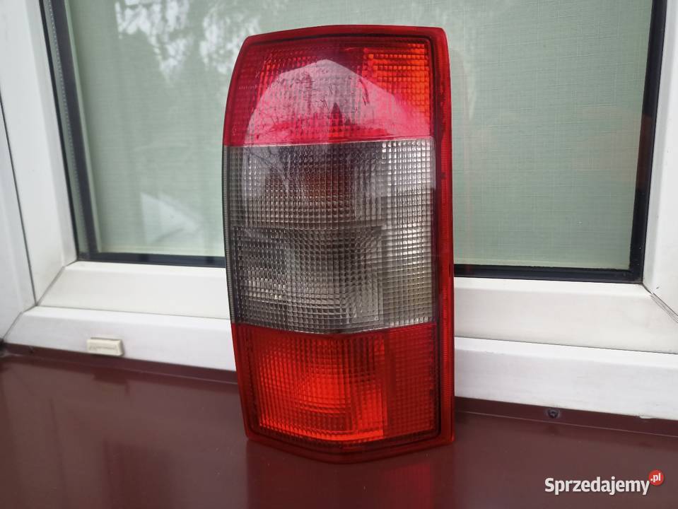 Opel Omega B kombi Caravan lampa tył tylna prawa Sieradz sprzedam
