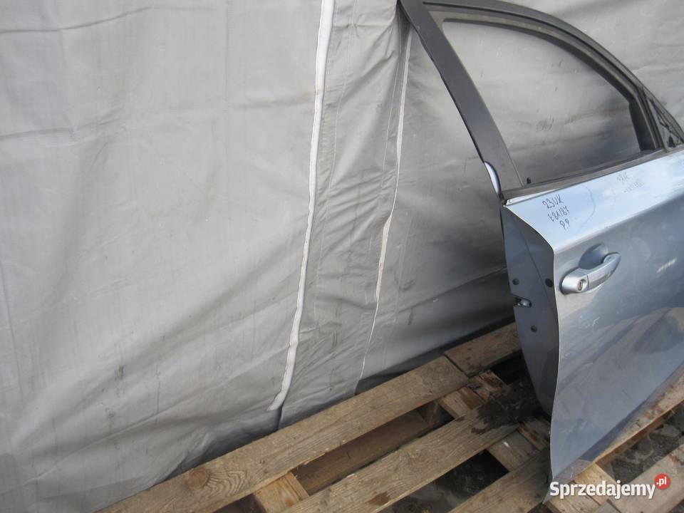 BMW E81 E87 LIFT 09r HB 5D drzwi prawe przód świętokrzyskie sprzedam